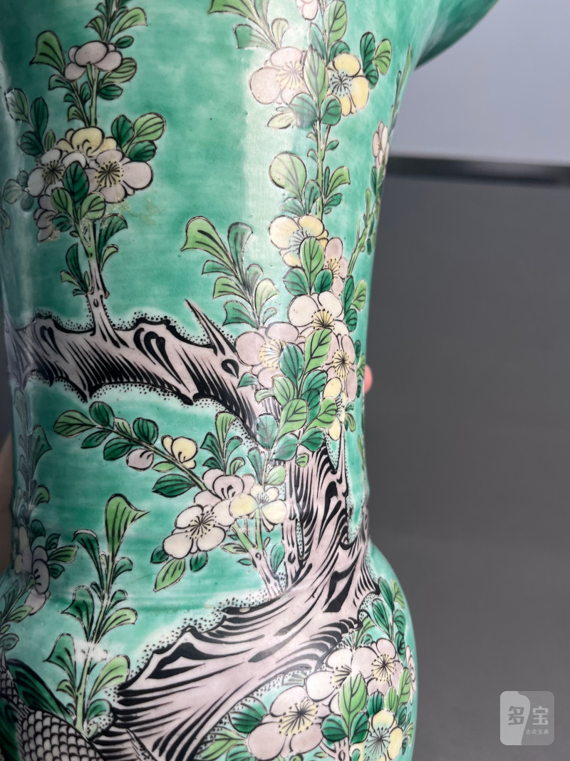 清康熙  素三彩“雏鸡牡丹”图花觚 - 图9